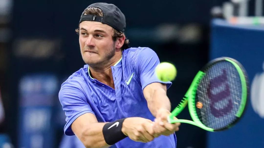 球员和裁判 球员和裁判