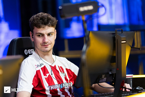 任多个位置 任多个位置